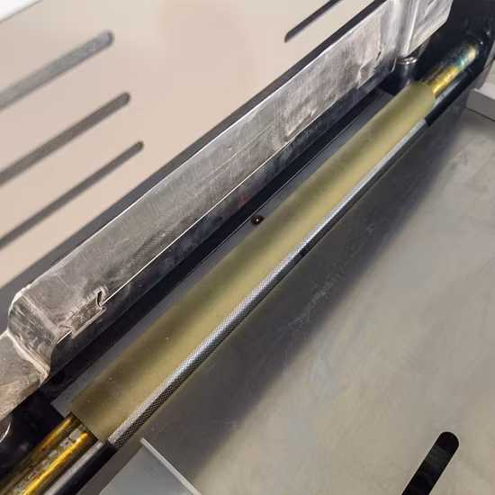 Punzonatrice automatica per scatole di compensato piatto Hexin